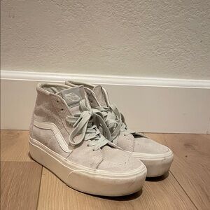 Vans Women's Light Gray High-Top Sneakers